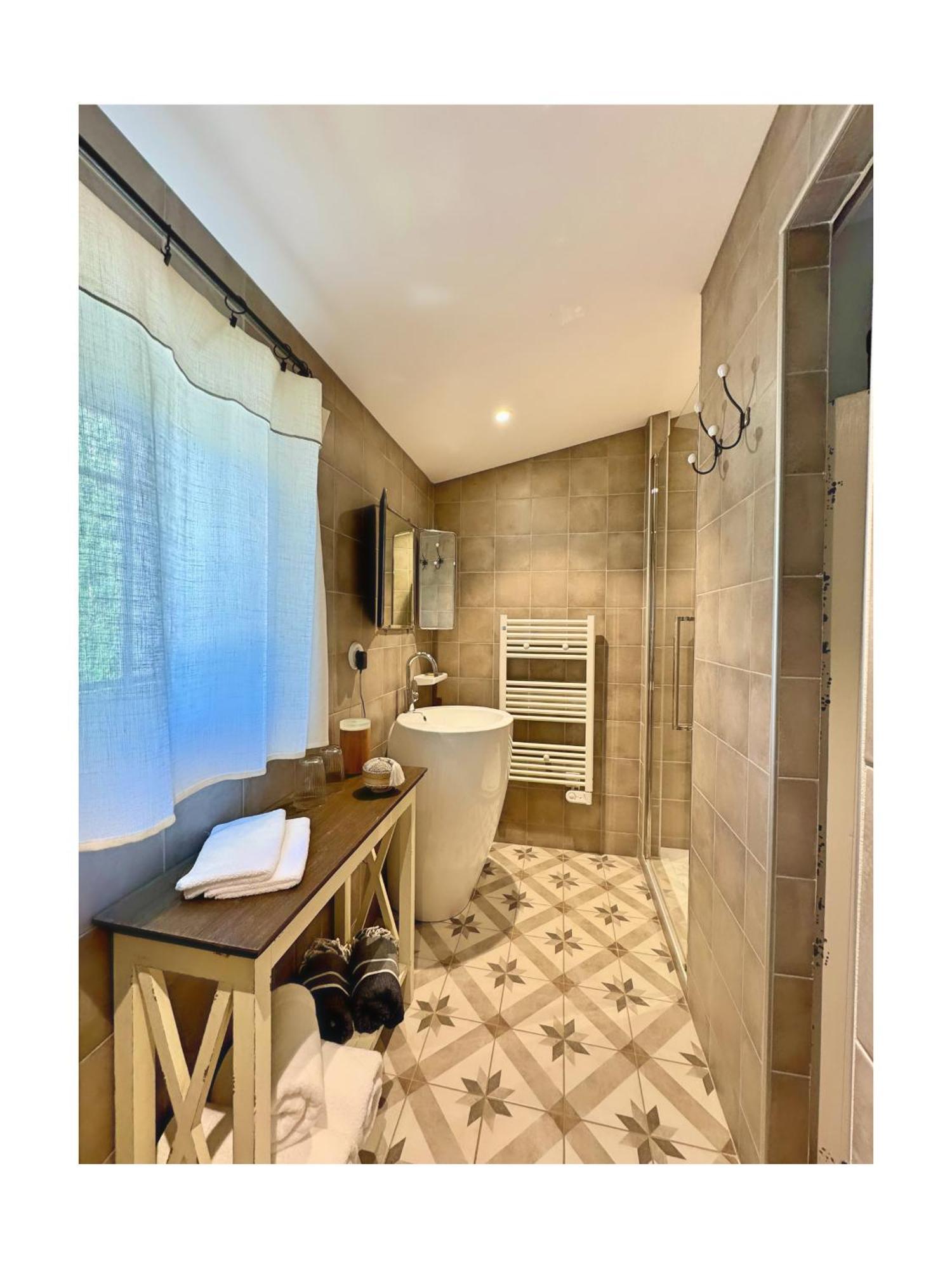 Les Jardins De Sitaara Bed & Breakfast Cucuron Luaran gambar